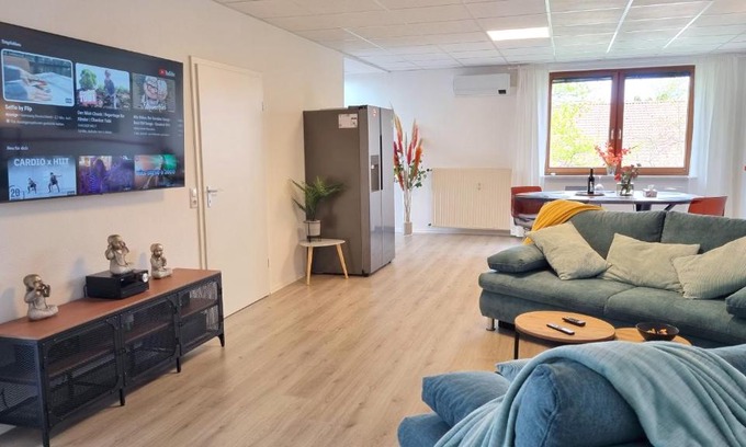 Cremlingen Apartment | Stylish Apartment for Workaholics: Pet-Friendly and Accessible