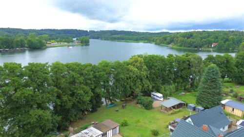 Feldberger Seenlandschaft Other | Wohnwagen direkt am See auf privatem Grundstück