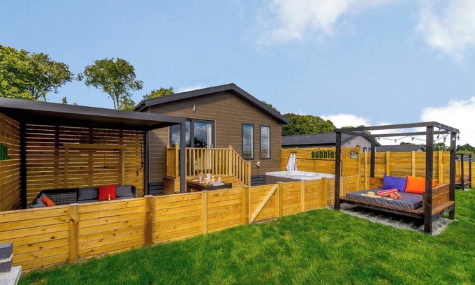 Raywell Ski Chalet | Relaxing 2 Bedroom Getaway in Raywell, Beverley
