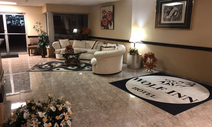 Sandusky South Hotel | Comfortable Stay at Wolf Inn Hotel with Pool & Restaurant