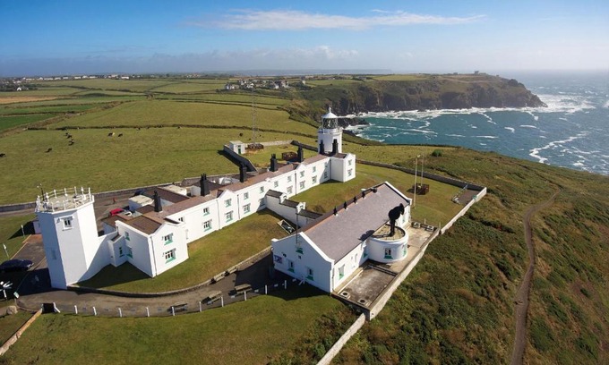 The Lizard House | Discover Wolf Rock: Your Gateway to Memorable Stays