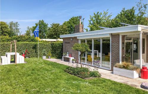 Wolphaartsdijk House | Welcoming Wolfersdiek: 4-Star Retreat for Families & Pets
