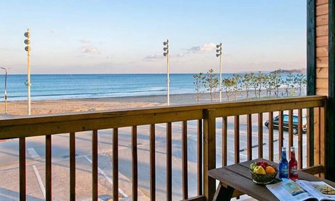 Pohang House | Family-Friendly Wolpo Donghae Pension with Breakfast Included