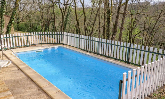 Blanquefort-sur-Briolance House | Inviting Villa for 4 with Private Pool & Pet-Friendly Perks