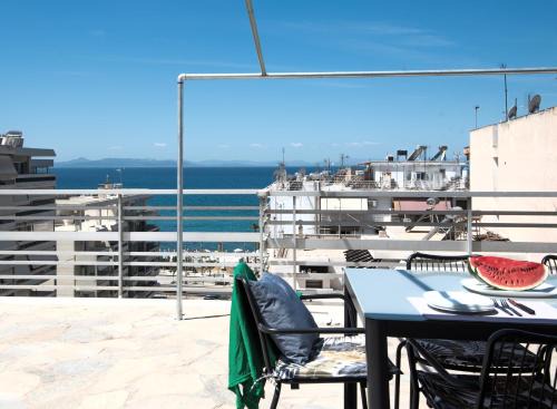 Palaio Faliro Apartment | Seaside Wonder Apartment: Family & Pet-Friendly Retreat