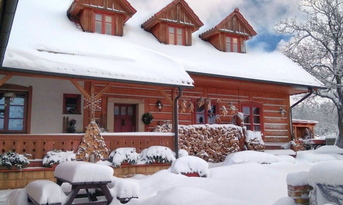 Uhlejov Villa | Elegant Private Villa for 24 with Pool and Pet-Friendly Stay