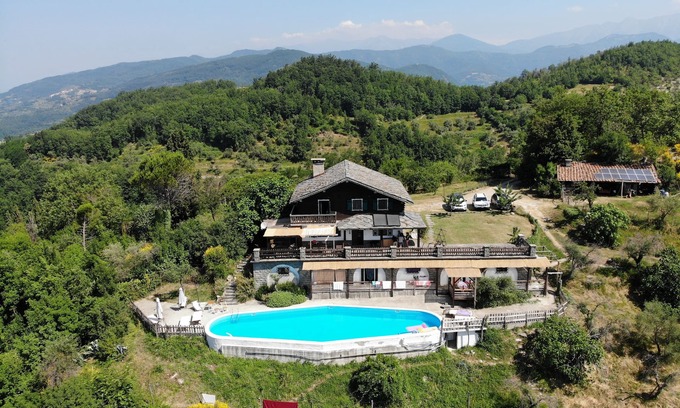 Fivizzano House | Idyllic Chalets with Private Pool & Spa in North Tuscany
