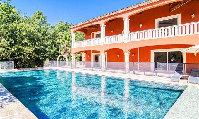 Meounes-les-Montrieux House | Wonderful private villa for 10 people with WIFI, A/C, private pool, hot tub, TV and terrace