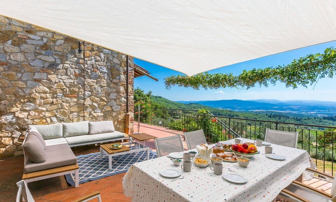 Castellina in Chianti House | Wonderful villa for 10 guests with A/C, WIFI, TV, patio, panoramic view and parking