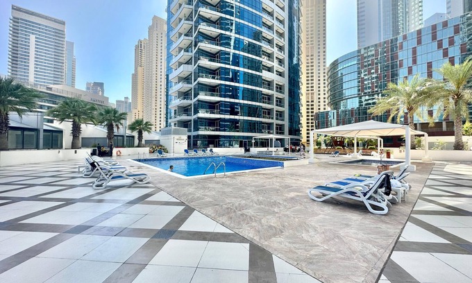 Al Sufouh 2 Apartment | Wonderful 1BR Apt with Marina View