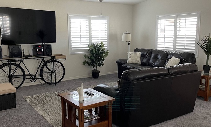 Bullhead City House | Ideal 2 BR Home with Pool, Spa & Top Guest Ratings