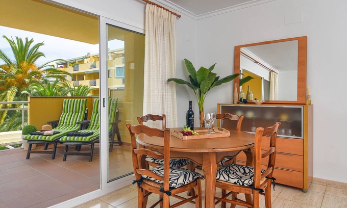 Denia Apartment | Cheerful Apartment with Pool and Ocean View in Denia