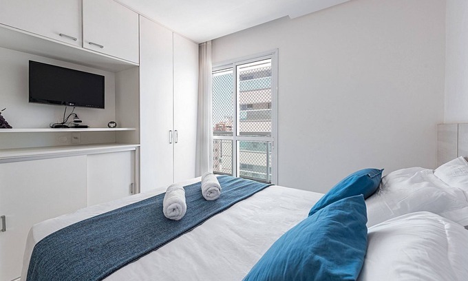 Centro Apartment | Cozy Apartment Steps from Castanheiras Beach with Breakfast