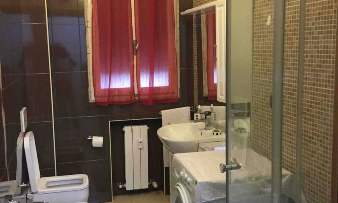 San Donato House | Delightful Apartment in Fair Area of Bologna with Kitchen