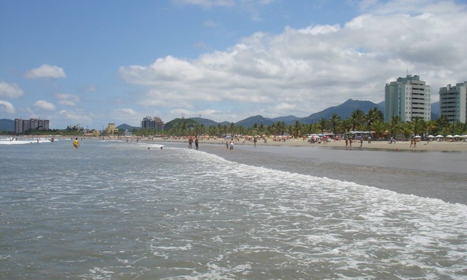 Centro Condo | Beachfront Getaway in Bertioga with Ocean View Amenities