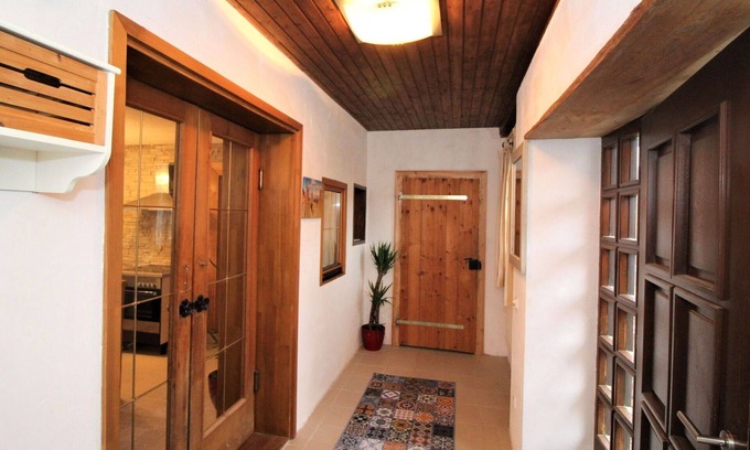 Neustift bei Gussing House | Cozy Private Villa for 5 with Pet-Friendly Amenities