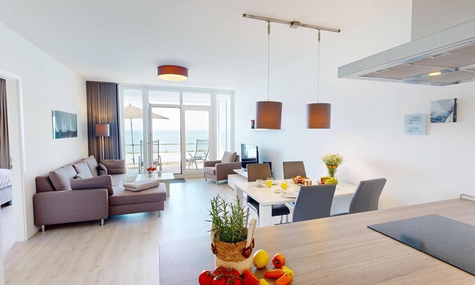 Pelzerhaken Apartment | Bright Oceanfront Vacation Apartment in Südkap Pelzerhaken