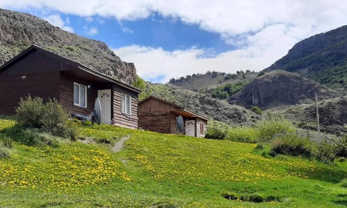 El Chalten Cabin | Cozy Mountain Cabin with Stunning Views for Friends' Getaway