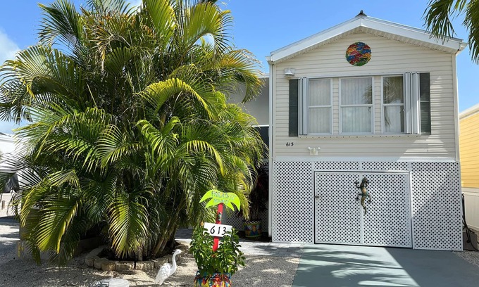 Cudjoe Key Cottage | Discover a Tropical Retreat with Terrace & Private Patio
