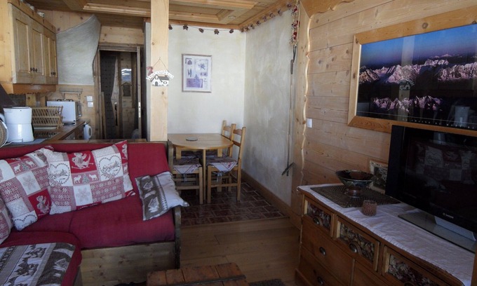 Plagne Centre Apartment | Cozy Duplex Chalet in Belle Plagne with Spa & Hot Tub