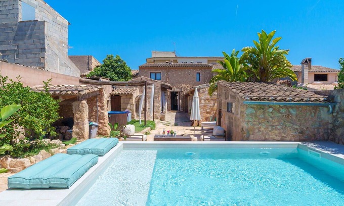 Vilafranca de Bonany House | Wonderful private villa for 6 guests with A/C, WIFI, private pool, TV, patio and pets allowed
