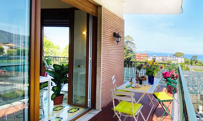 Sorrento City Centre Apartment | Family-Friendly Apartment with Sea View Terrace in Sorrento