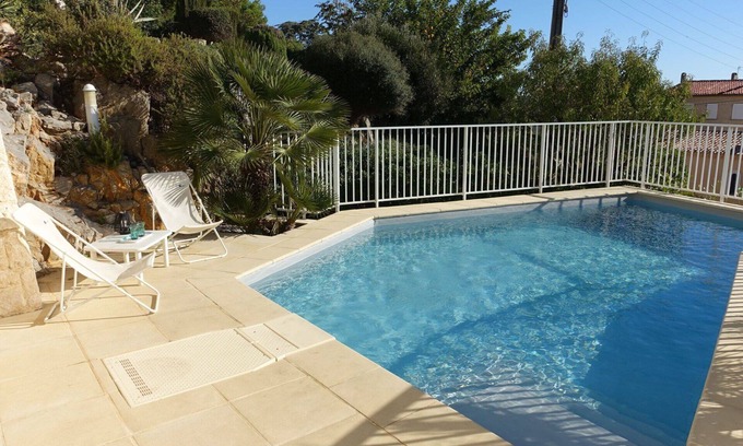 Saint-Pierre-la-Mer House | Inviting Private Villa for 6 with Pool and Ocean View