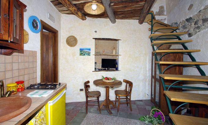 Belmonte Calabro House | Idyllic House in Belmonte Calabro with Oceanfront Amenities