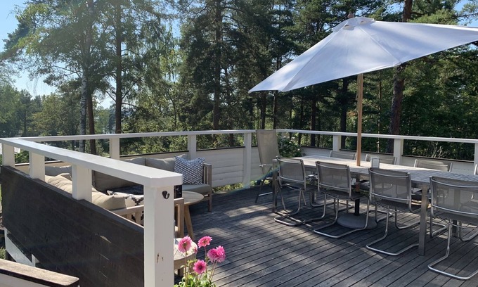 Kulan House | Beautiful Värmdö House with Oceanfront Views & Spa