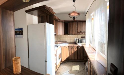 Sokolov Apartment | Budget-Friendly Escape at the Wonderful House with Breakfast
