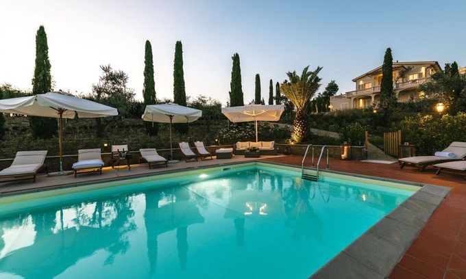 Vinci Villa | Inviting Private Villa with Pool, A/C & Free WiFi for 23