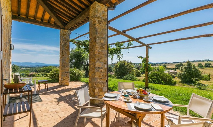 Magliano in Toscana House | Cozy Villa for 4 with Ocean View, Patio & Pet Friendly
