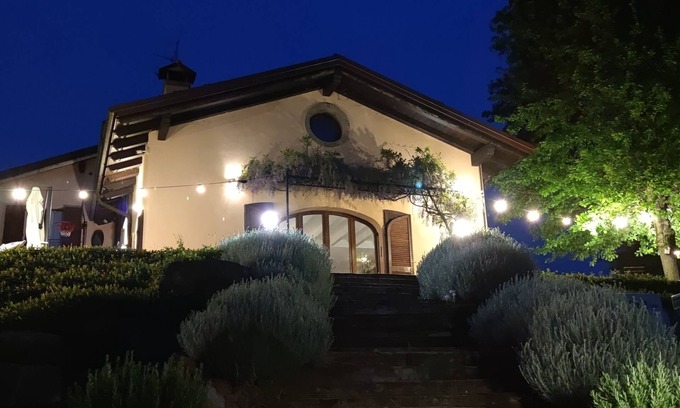 Mercatale House | Idyllic Retreat in the Hills with Private Pool & Breakfast