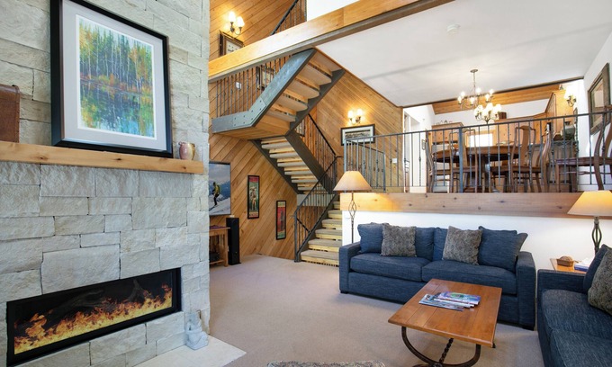 Avon House | Wonderful Mountain Home, Hot Tub, Complimentary Shuttle to Slopes