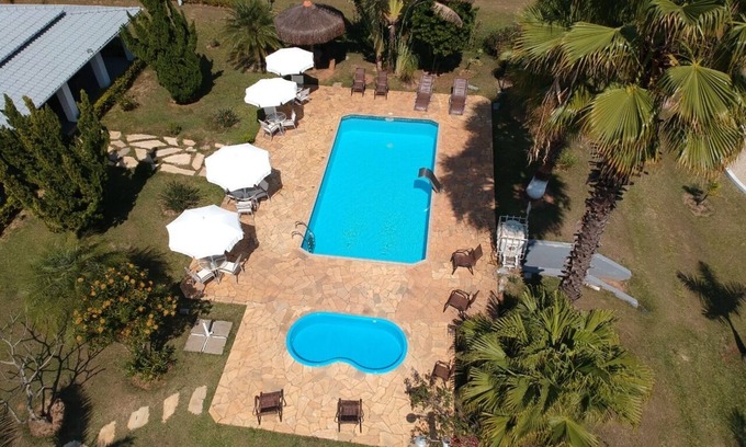 Bofete House | Idyllic Landscapes with Pool and Pet-Friendly Comfort