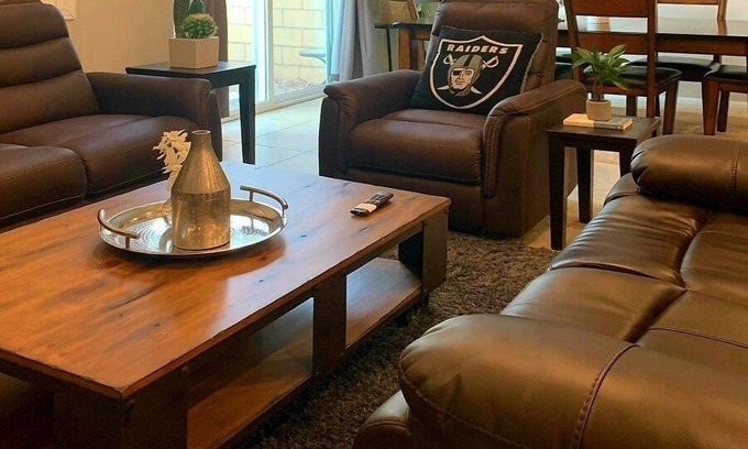 Las Vegas House | Ideal 3 BR Townhouse for 8 Near Las Vegas Strip