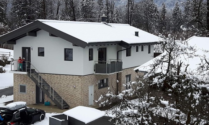 Lofer Apartment | Stylish Vacation Apartment for 2-7 with Pool & Spa