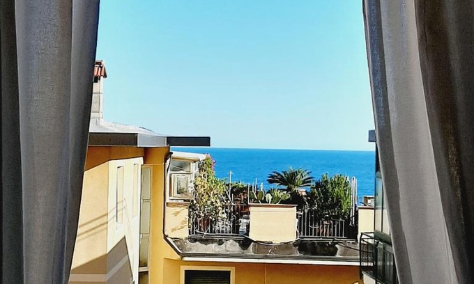 Noli Apartment | Experience Wonderful Noli with Oceanfront Views & Private Beach