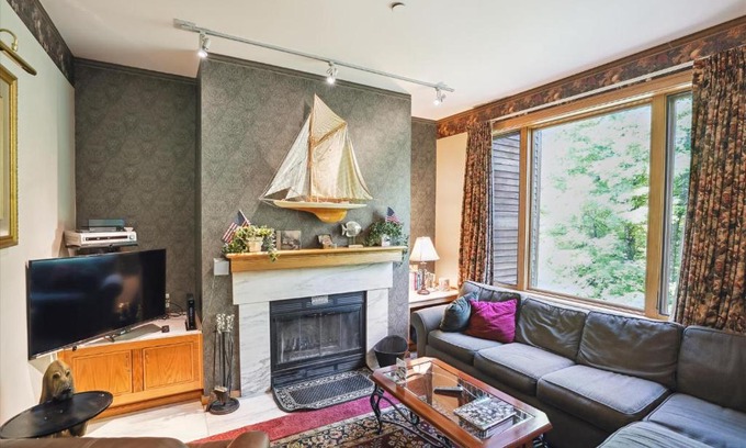 Killington House | Wonderful One bedroom condo located in Highridge Condominiums J6