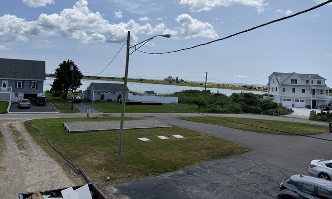 Misquamicut Condo | Wonderful One Bedroom Pond View Unit One Block From Misquamicut Beach