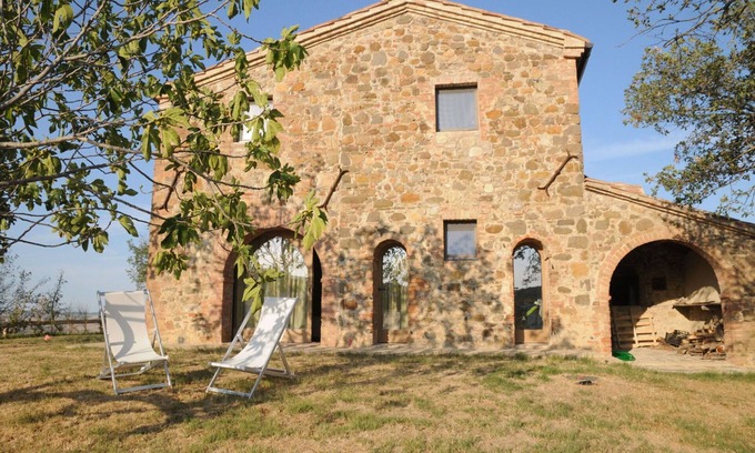Castiglione d'Orcia Villa | Idyllic Villa with Private Pool & Panoramic Views Near Montalcino