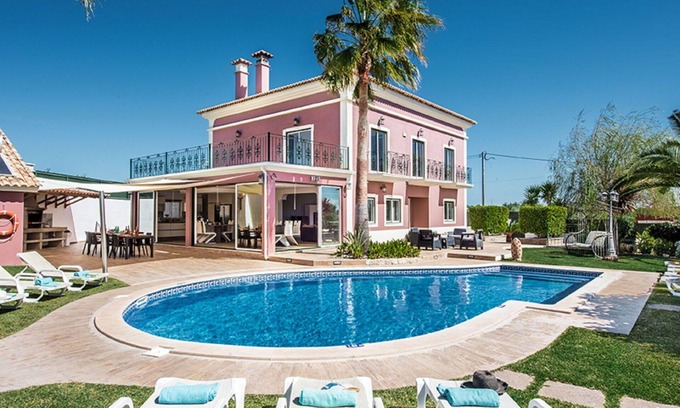 Tunes Villa | Private Villa with Pool, Ocean View & Modern Amenities