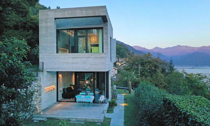 Donego Villa | Inviting Private Villa for 4 with Lake Views and WIFI