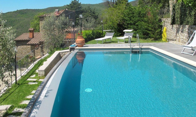Poggio di Loro House | Inviting Villa for 6 with Private Pool and Terrace