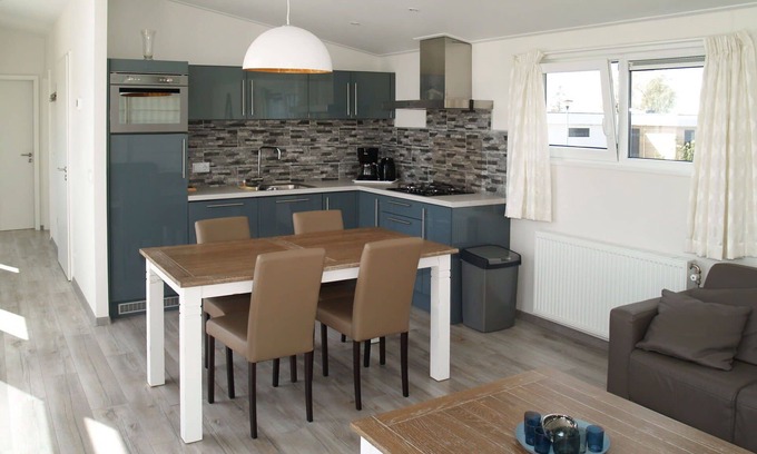 West-Graftdijk House | Cozy Private Villa for 4 with Lake View and Great Amenities