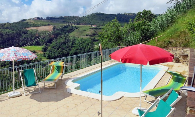 Cossano Belbo House | Inviting Villa for 10 with Private Pool and Pet-Friendly Perks