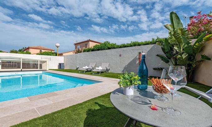 Le Barcares Villa | Private Villa with Pool, A/C & Oceanfront View