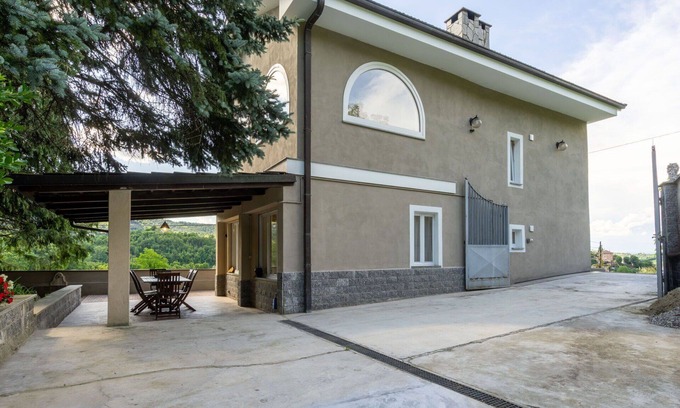 Casalborgone House | Inviting Private Villa for 6 with Panoramic Views & A/C