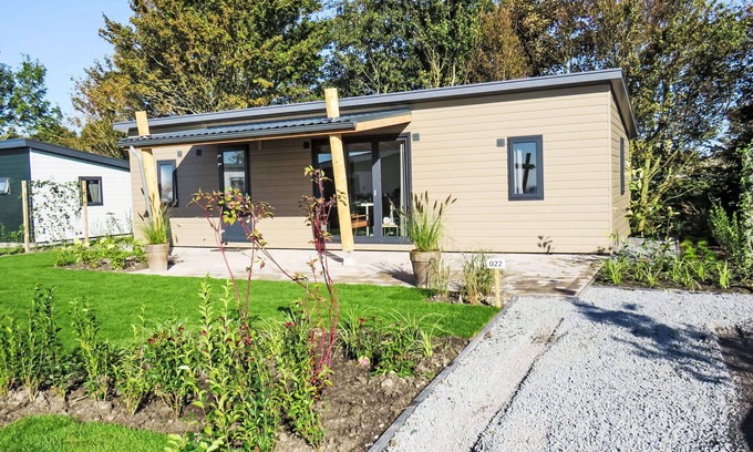 Bovenkarspel House | Private Villa for 5 with WIFI, Terrace & Parking Available