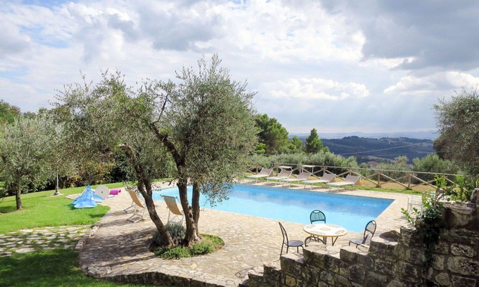 Collazzone Villa | Elegant Private Villa for 11 with Pool, Hot Tub & A/C